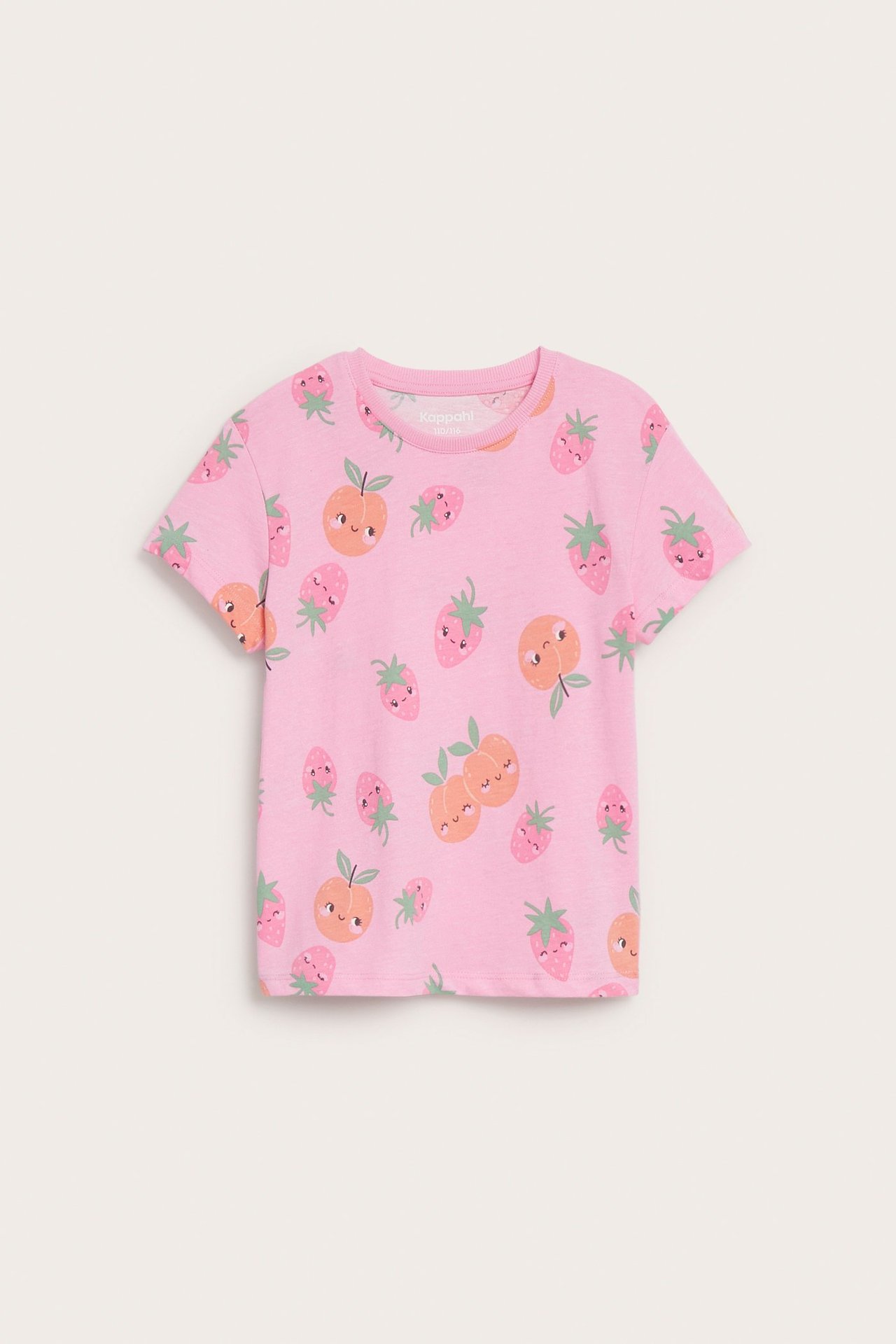 Frontvy av en rosa t-shirt i bomull för barn med jordgubbs- och persikomönster, normal passform.