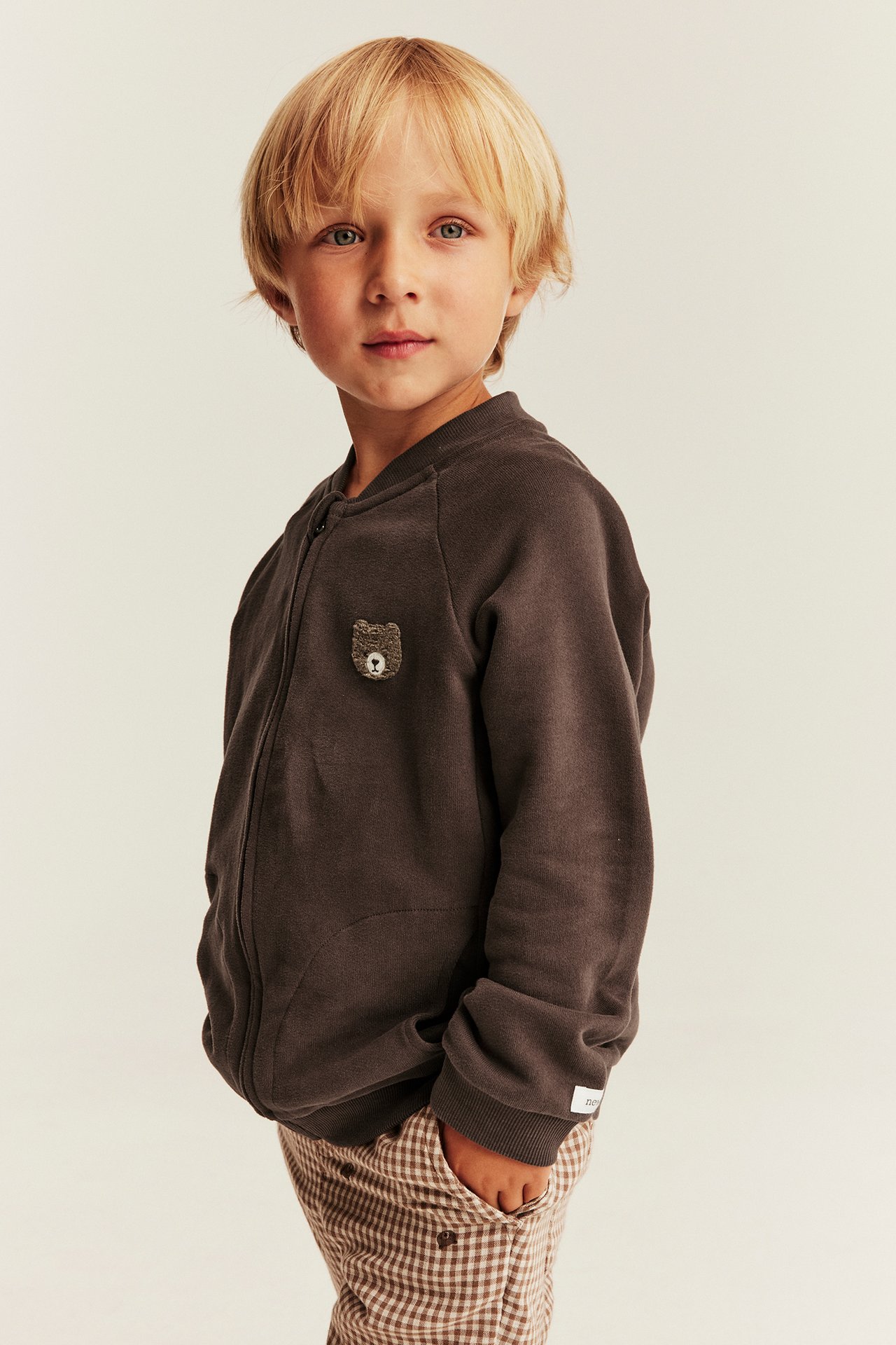 Vetoketjullinen collegepaita ja nalle - Tummanruskea - 1