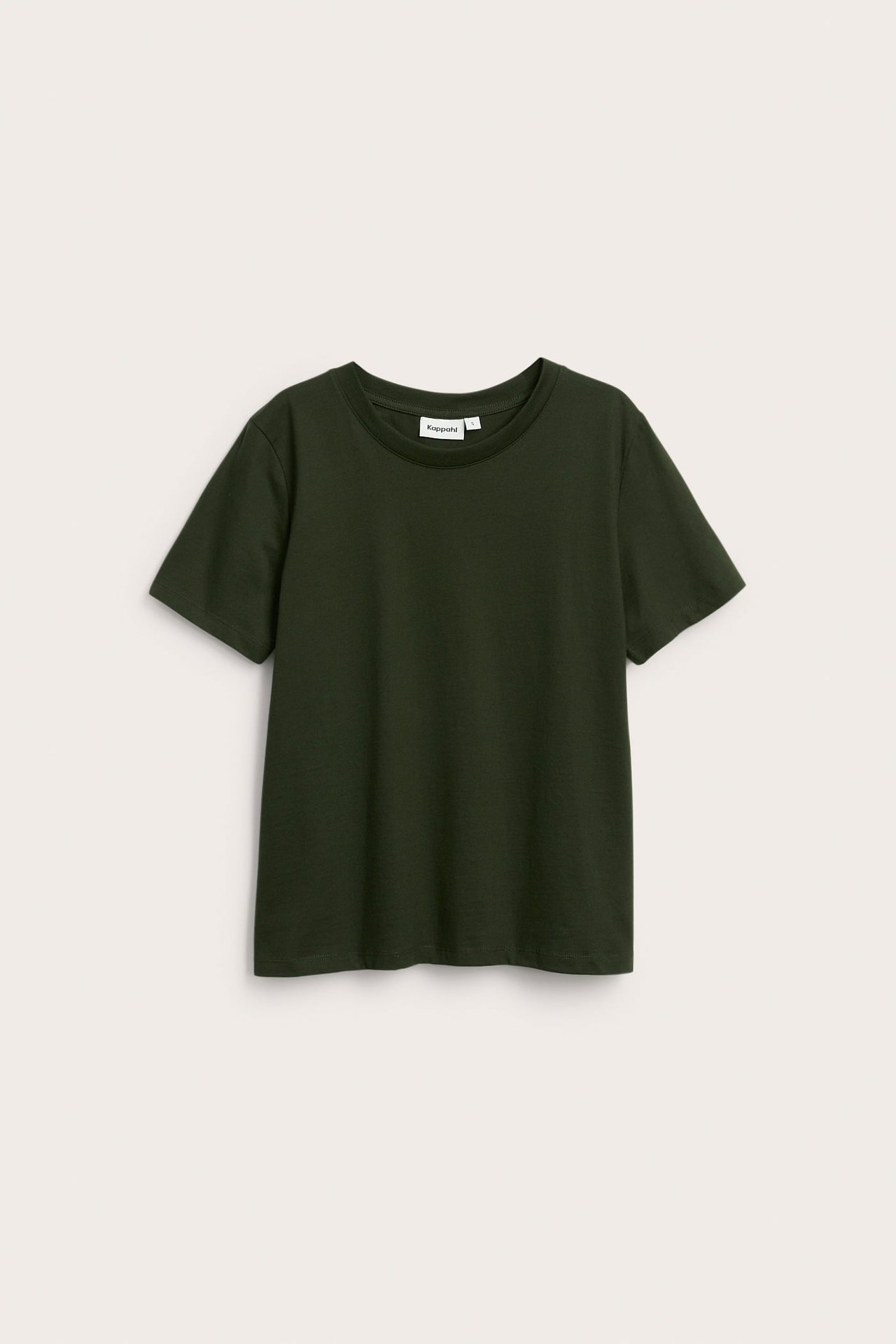 Framifrån, mörkgrön, rakt sittande T-shirt i bomull.