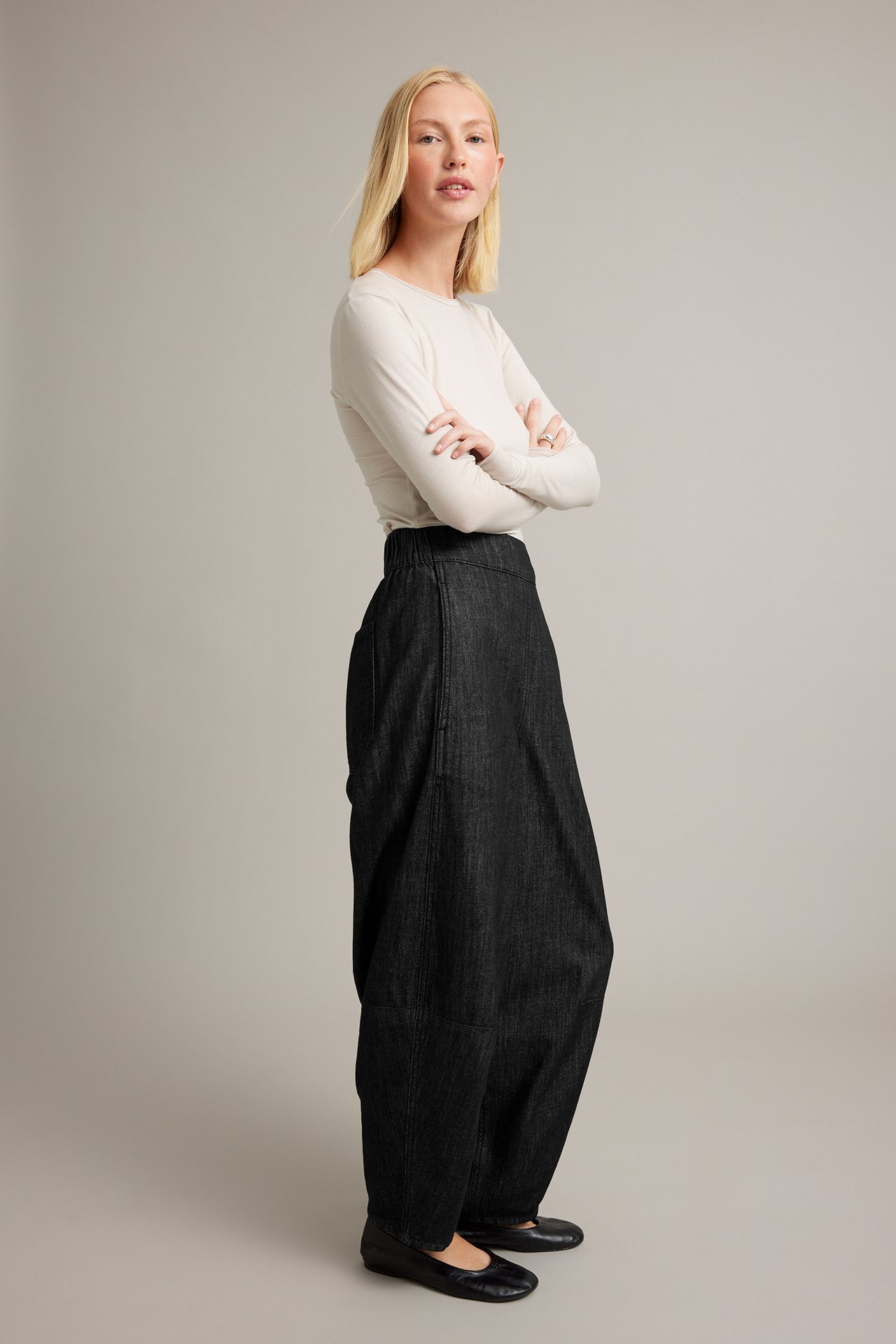 Pull-on jeans barrel fit