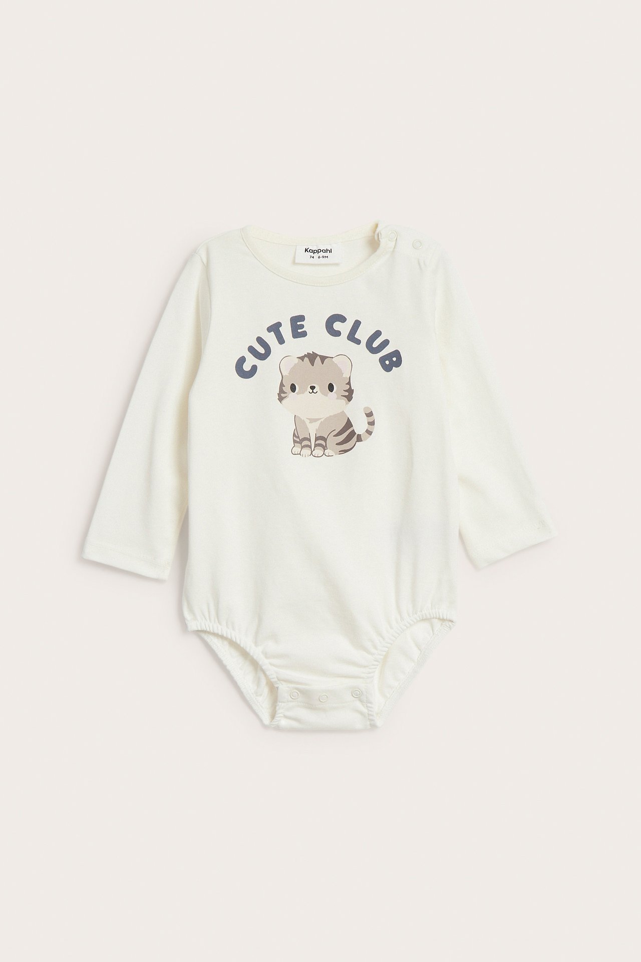 Białe body niemowlęce z długim rękawem z napisem 'Cute Club' i nadrukiem tygryska.