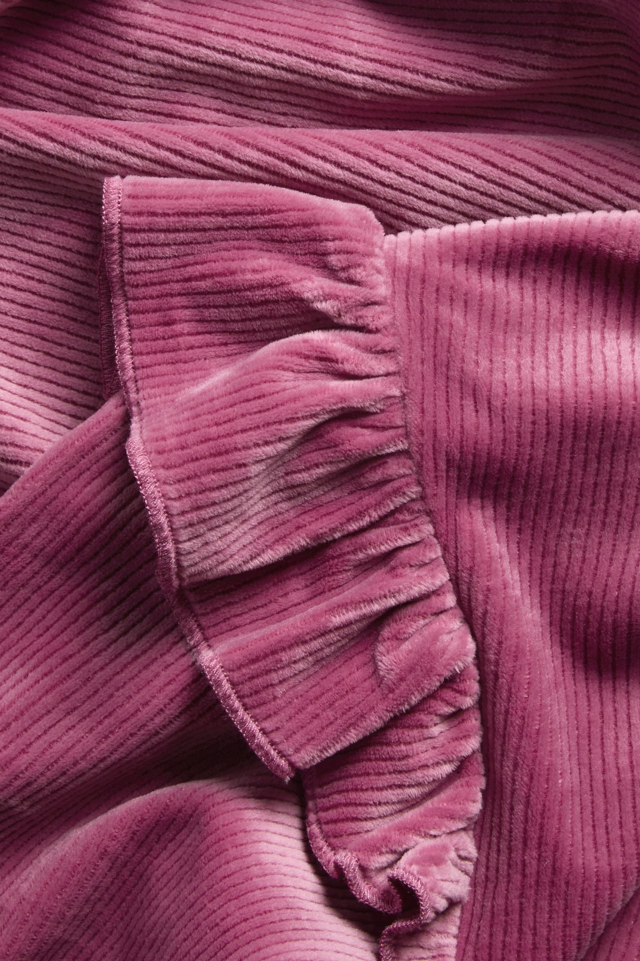 922070
