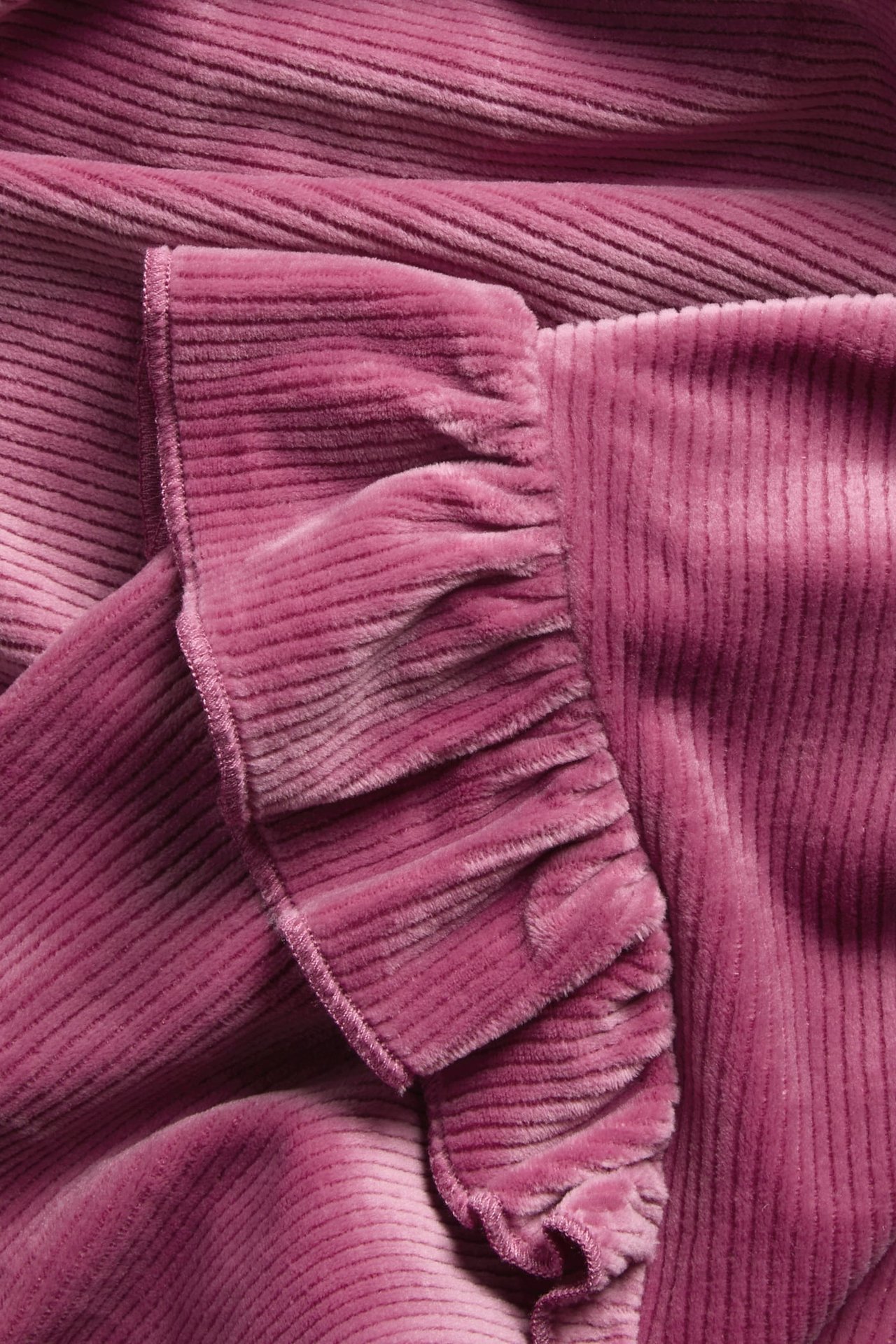 922070
