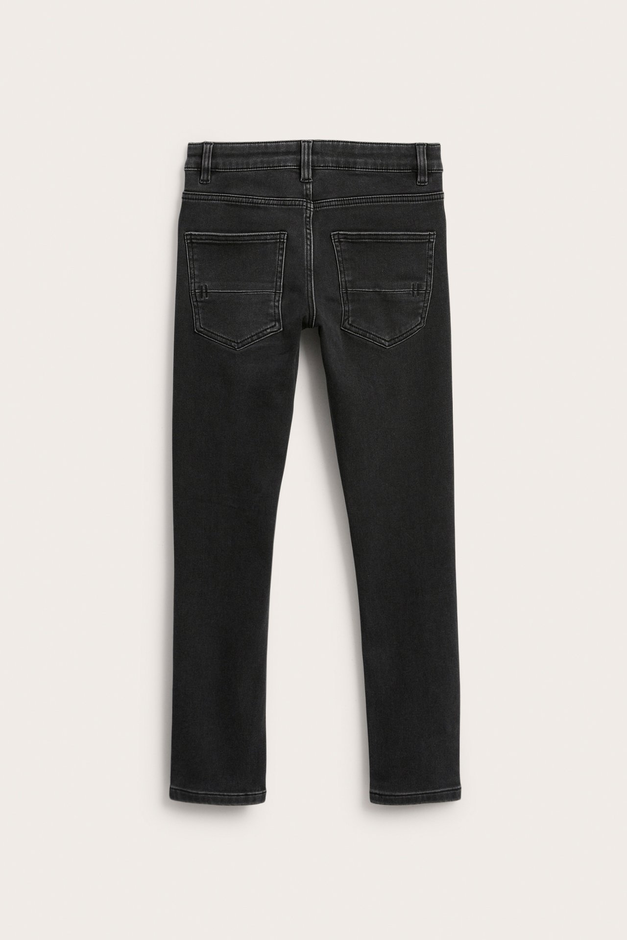 Slim fit -farkut, joissa on viisi taskua