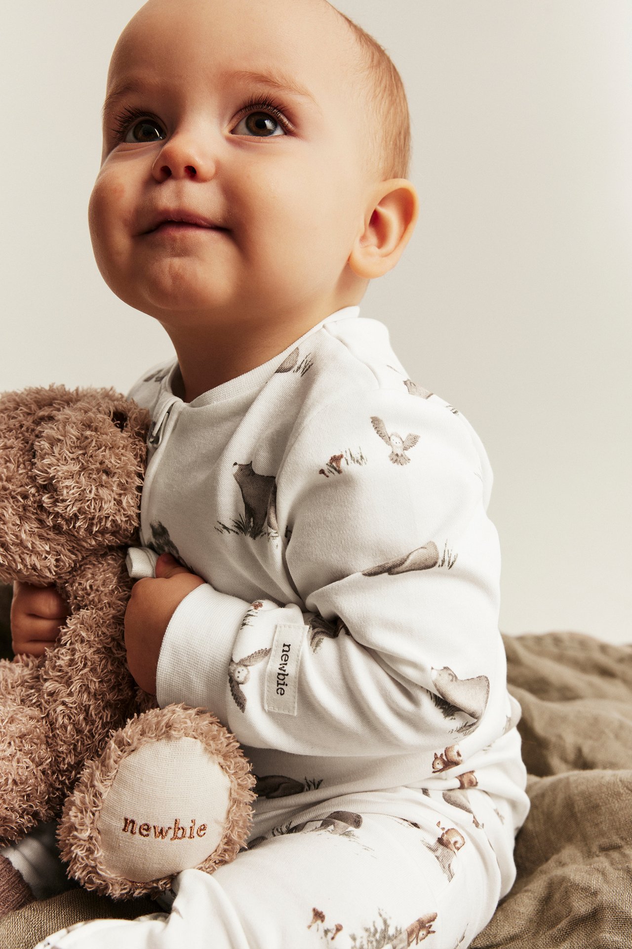 Pyjama, jossa on metsän eläimiä