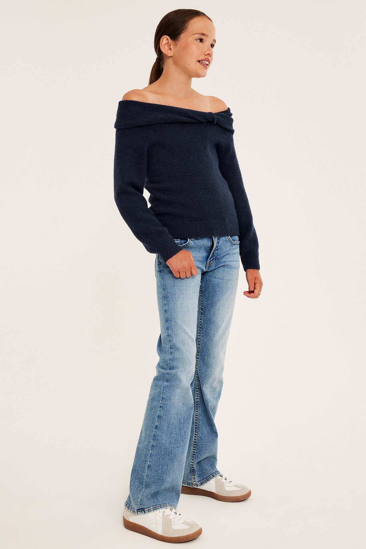 Strikket off shoulder-genser
