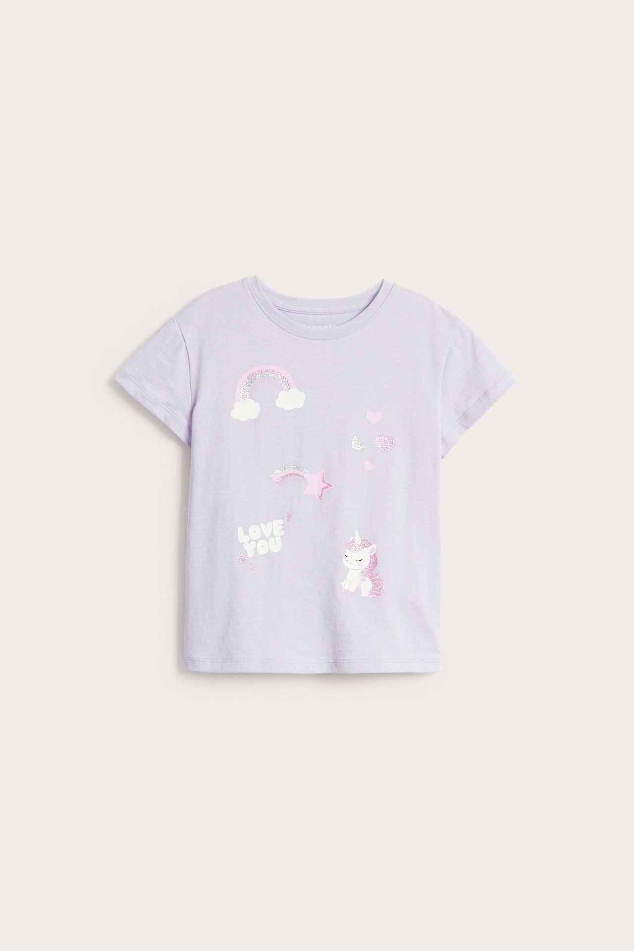 Widok z przodu: Jasnofioletowy bawełniany T-shirt dziecięcy z nadrukiem tęczy i jednorożca.