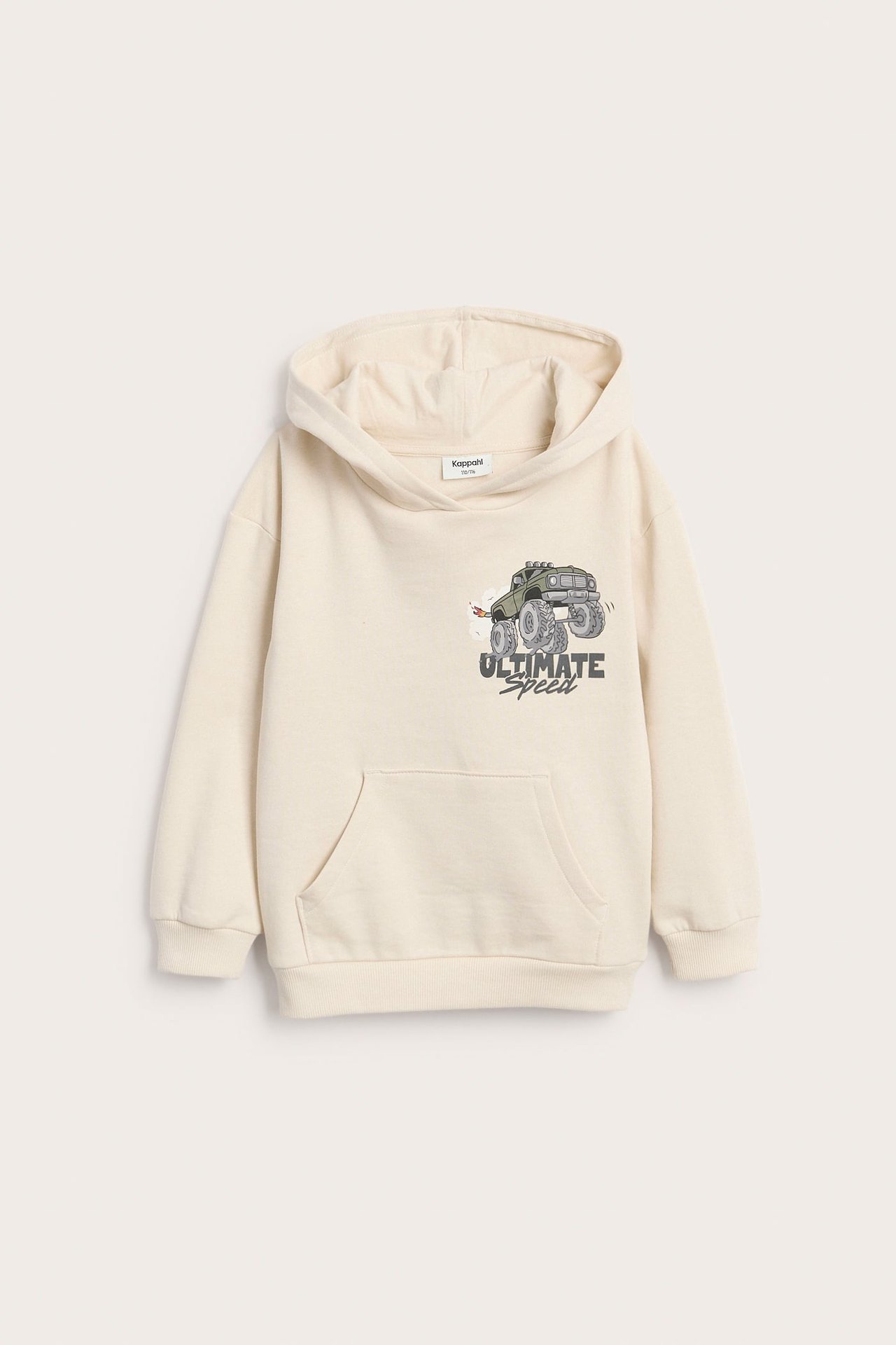 Frontbilde av lys beige hettegenser for barn med grønt monstertruck-trykk.