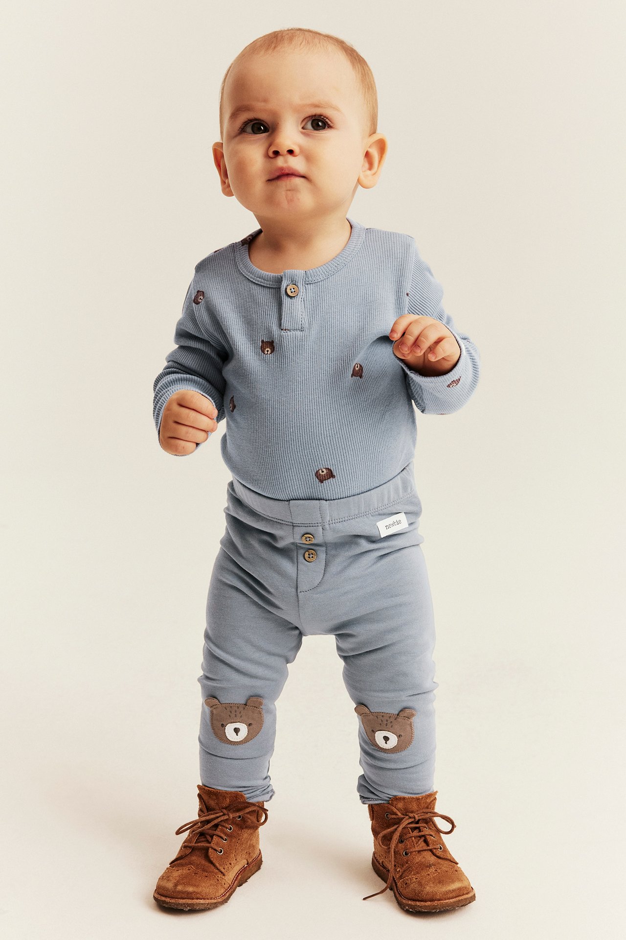 Legginsy z aplikacją w kształcie niedźwiadka