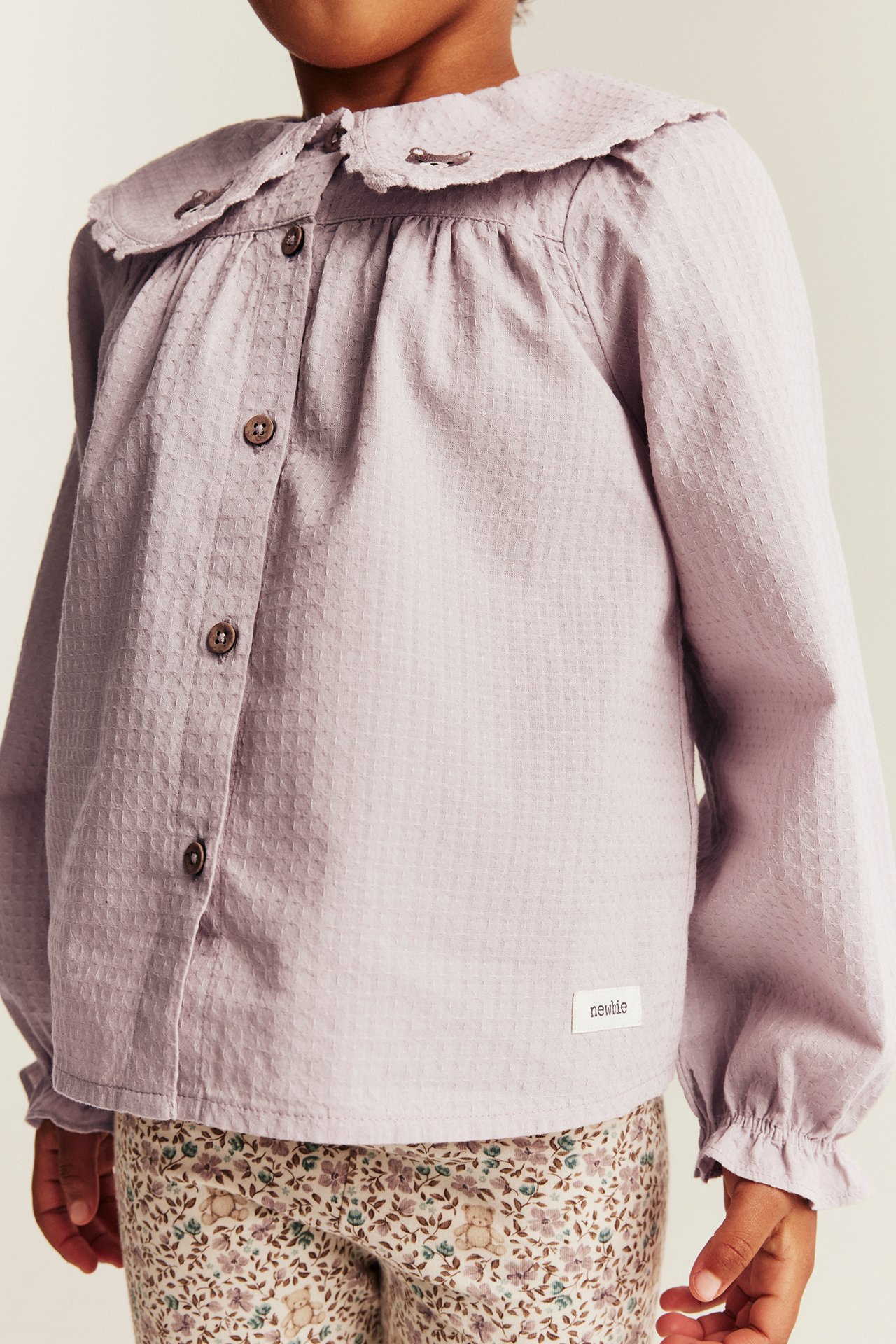 Bluse med spetskrage - Lyselilla - 5