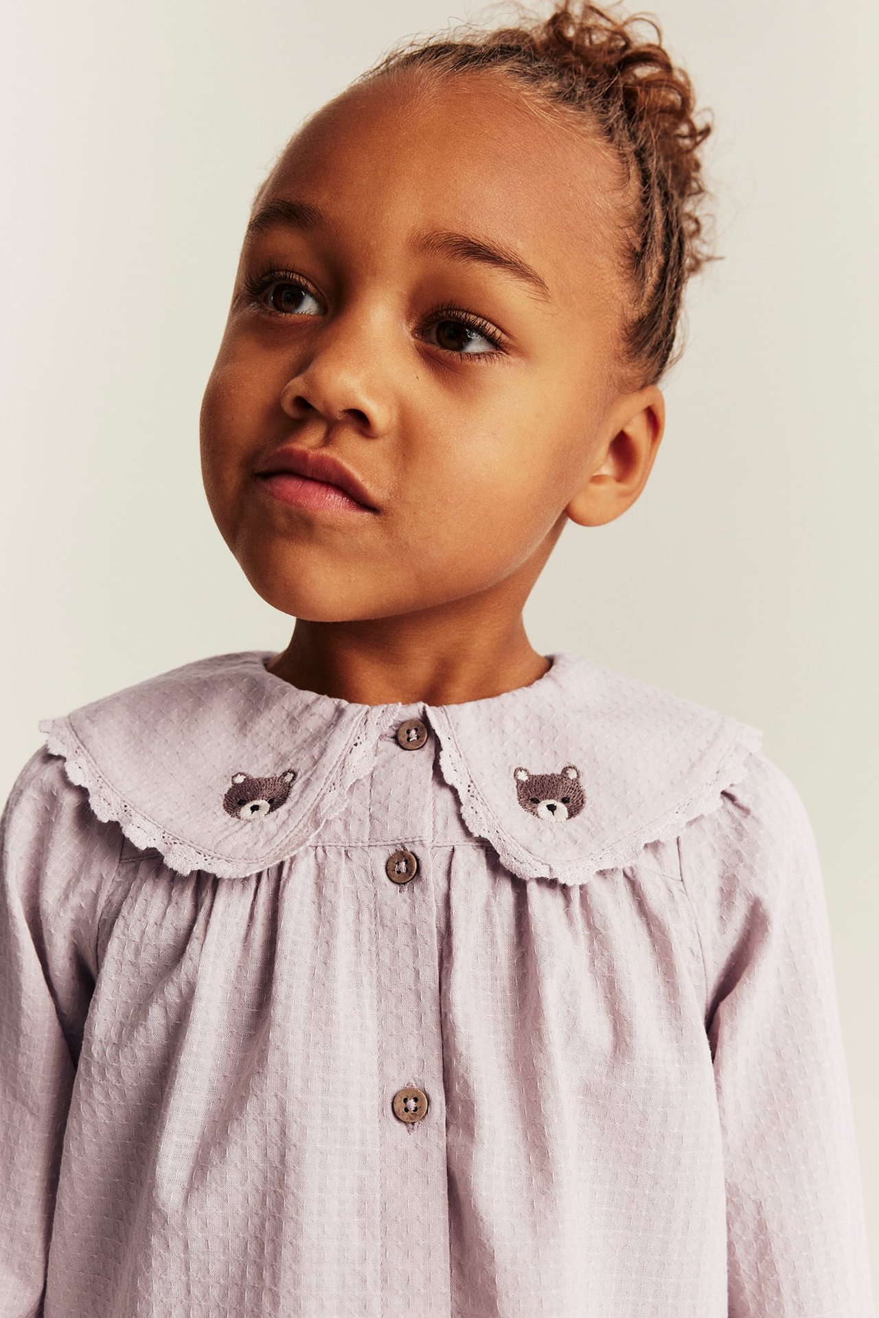 Bluse med spetskrage - Lyselilla - 1