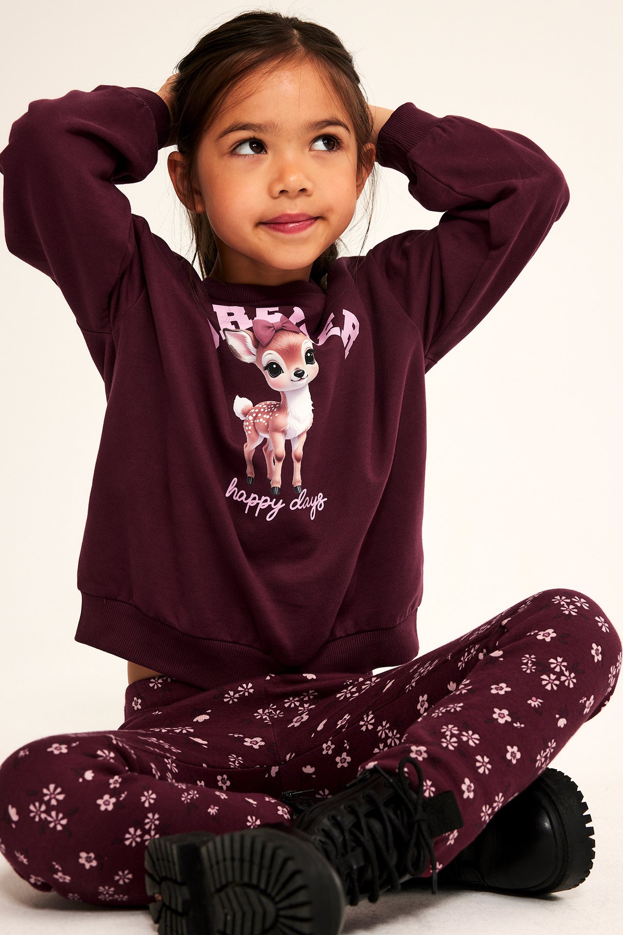 Pitkähihainen sweatshirt harjatulla sisäpuolella
