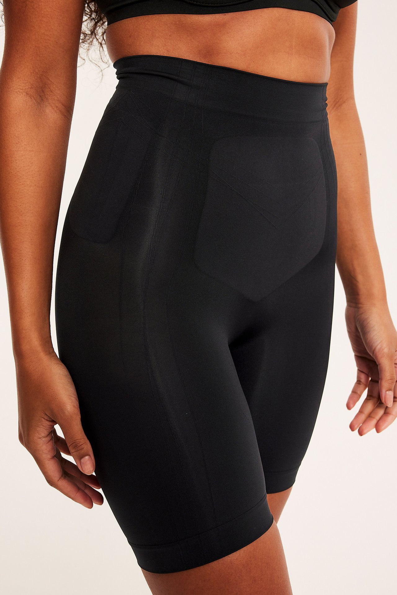 Shapingshorts med høy midje
