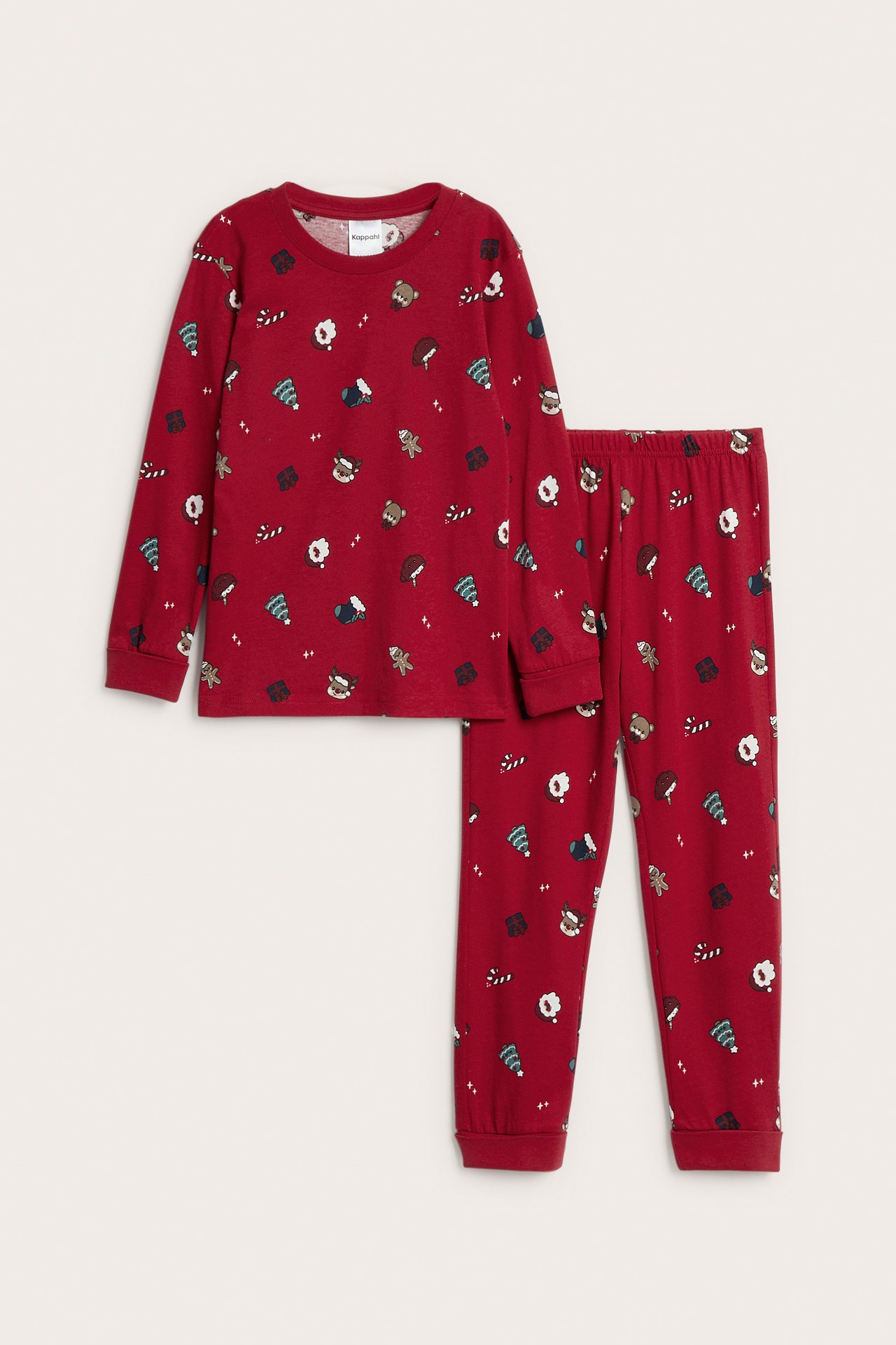 Framifrån: Röd pyjamas för barn med julmönster, långärmad tröja och långa byxor.