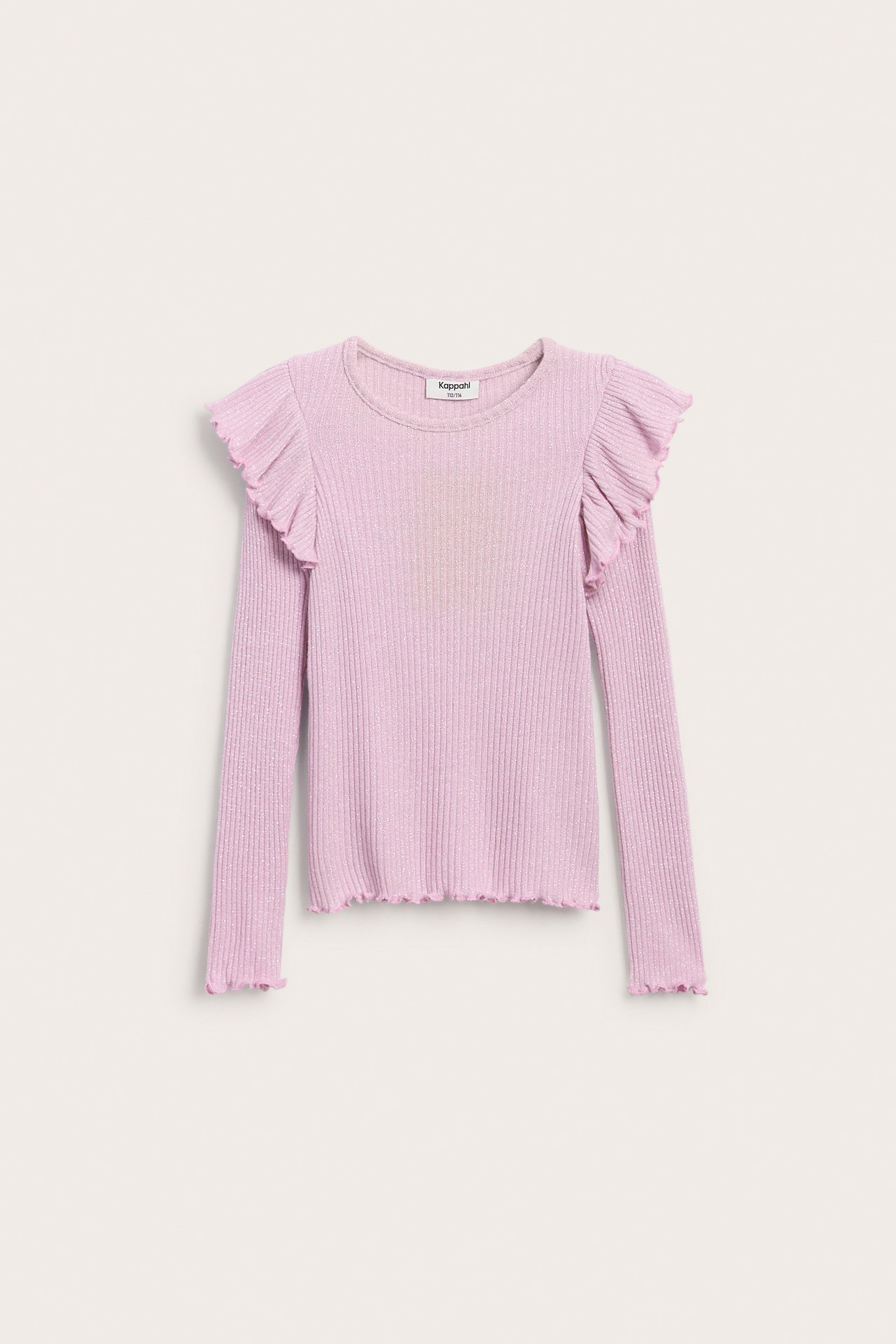 Framifrån, barnens lila ribbade långärmade topp med axelvolanger och glittereffekt.