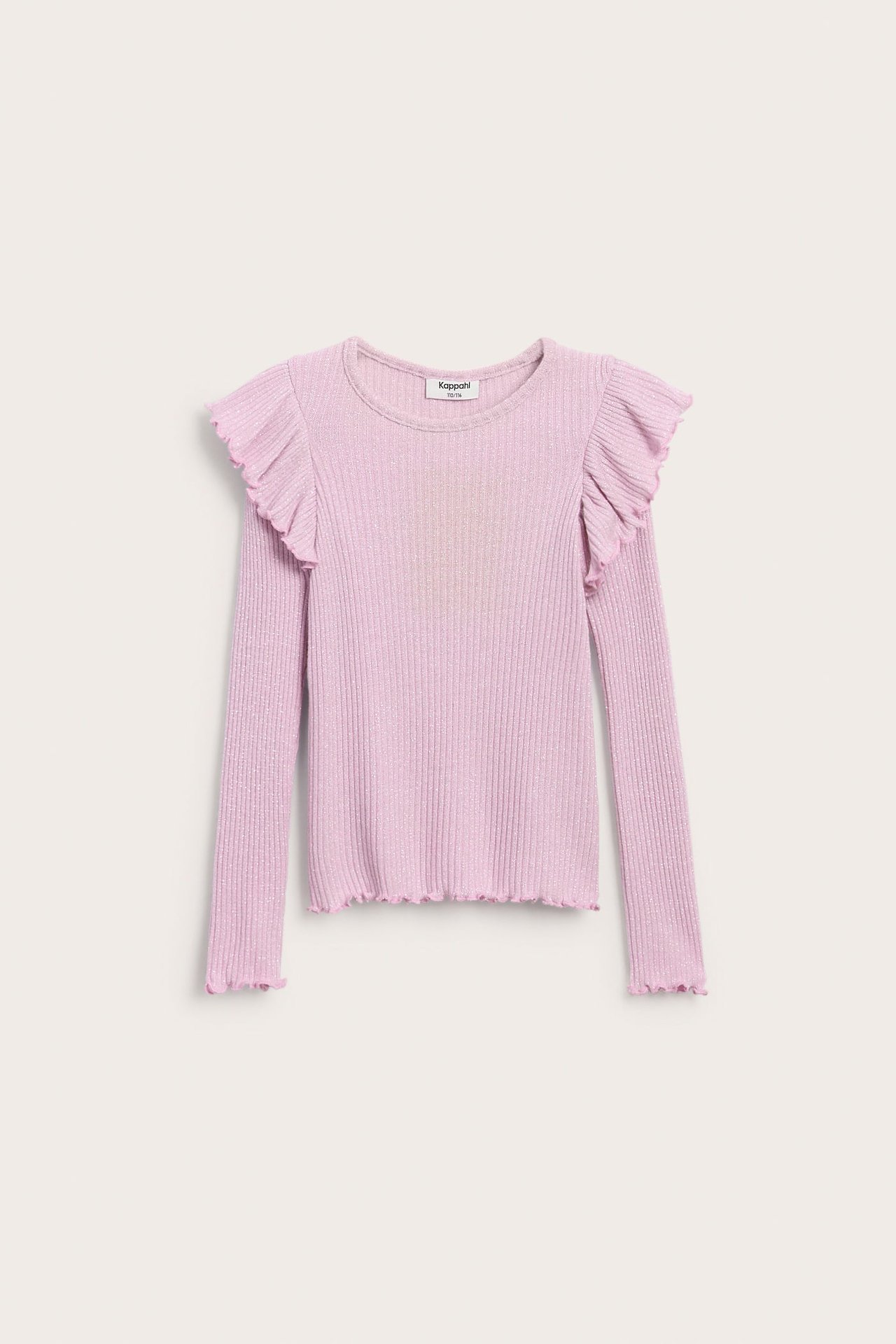 Framifrån, barnens lila ribbade långärmade topp med axelvolanger och glittereffekt.
