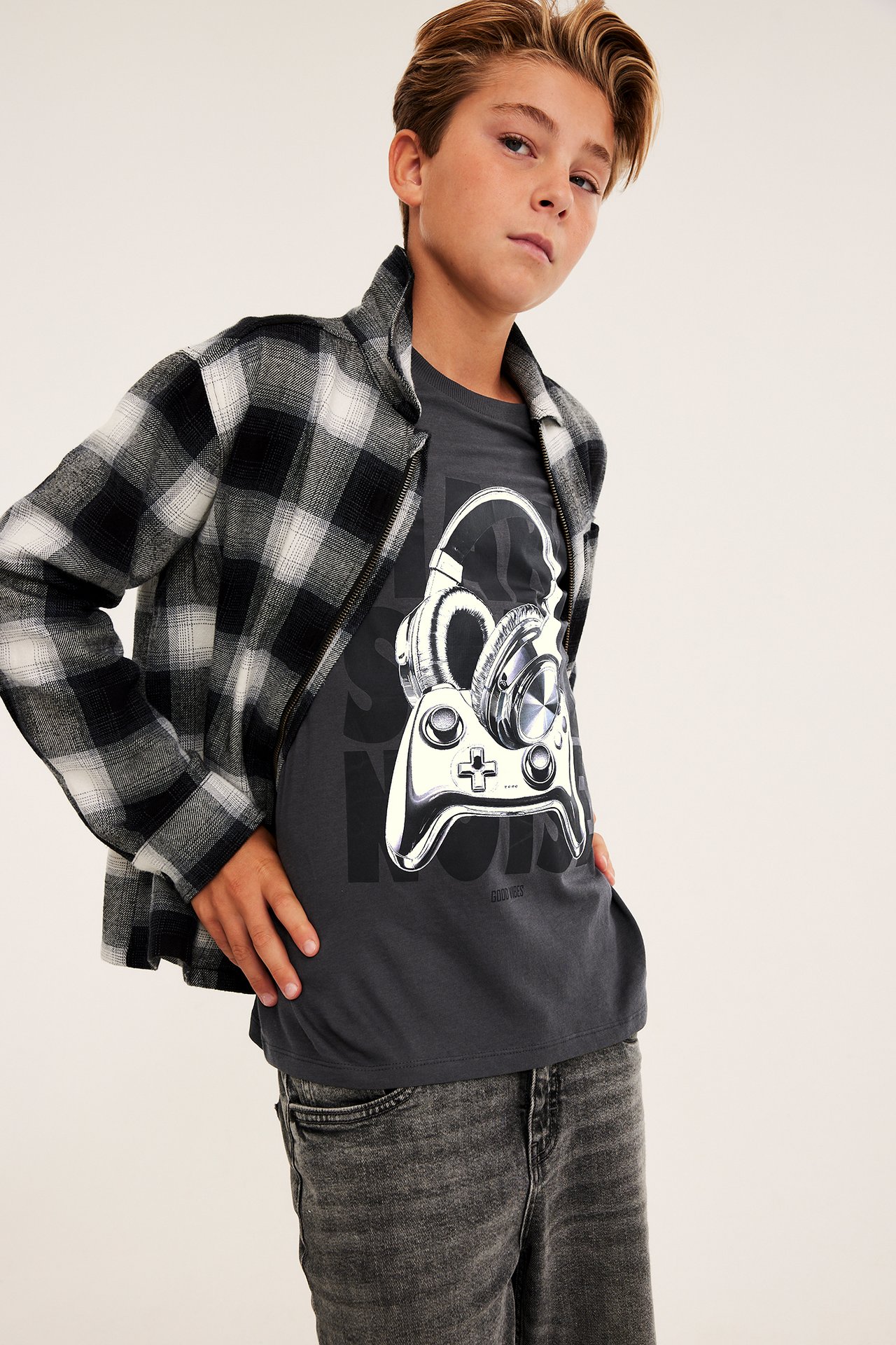 T-shirt med tryck fram