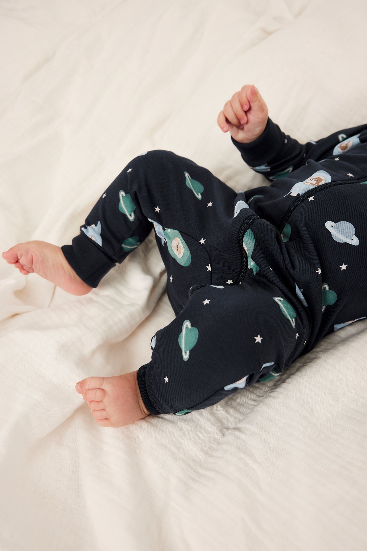 2 kpl:n pakkaus pyjamia autokuviolla