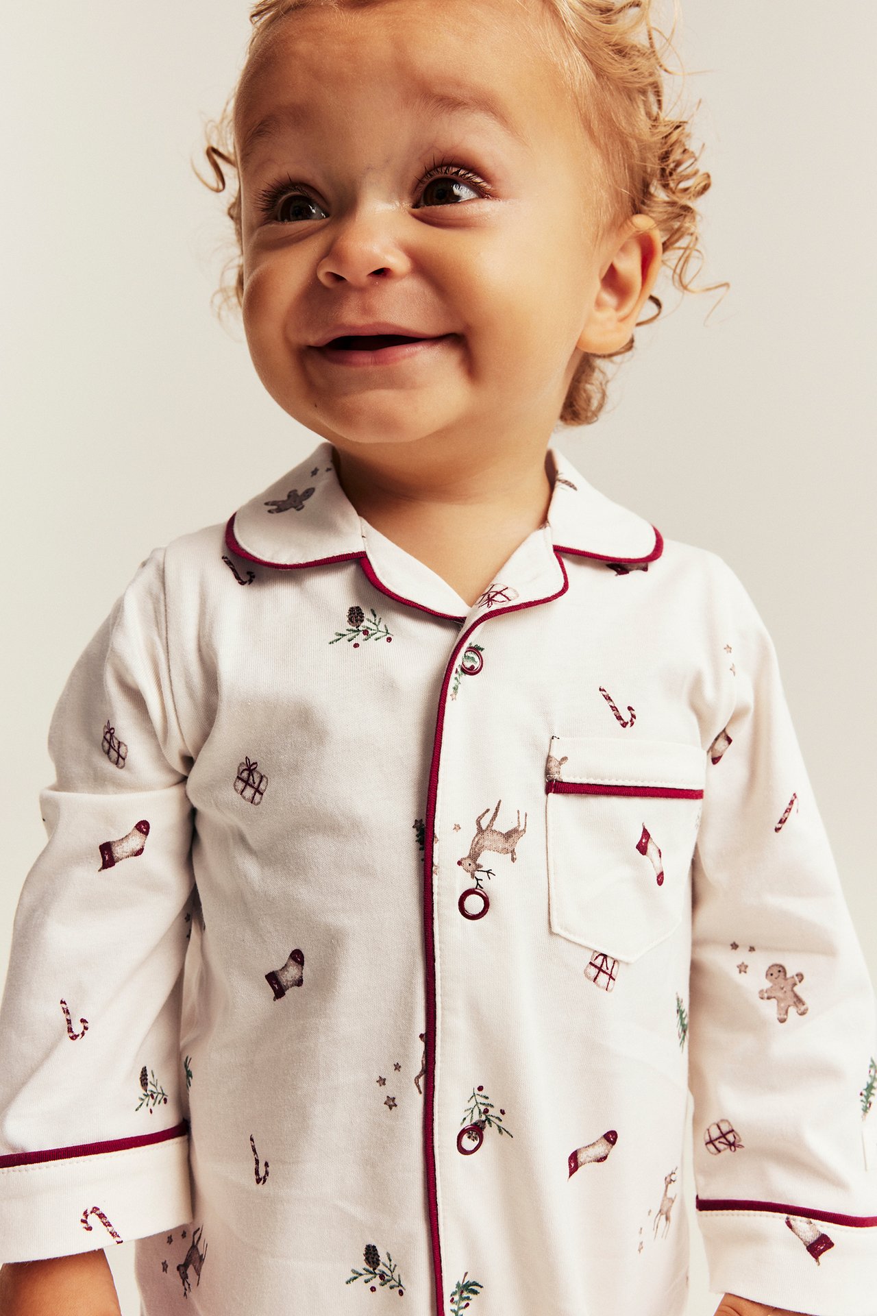 Pyjamas med julmotiv