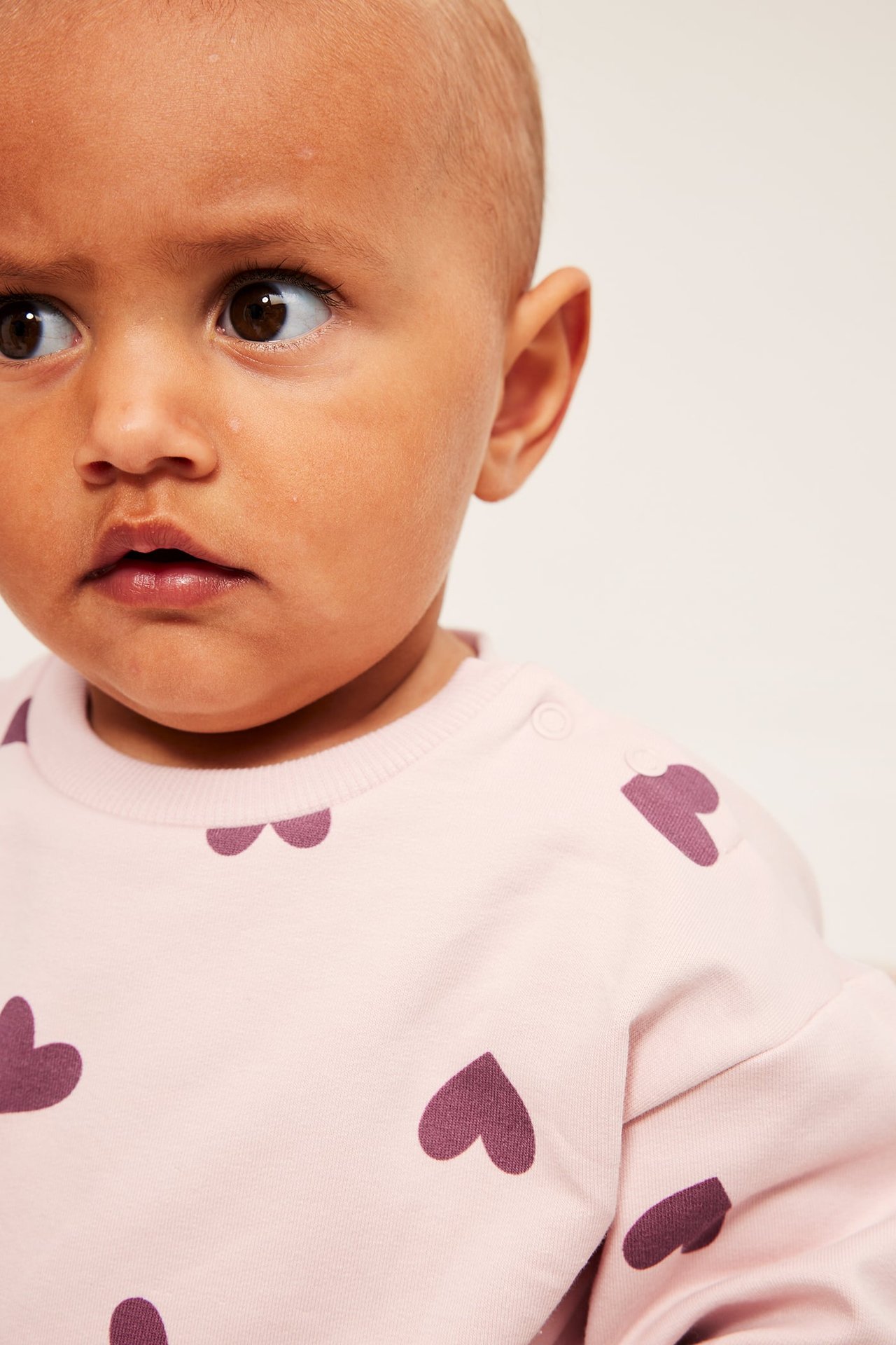 Bluza z nadrukiem w serca