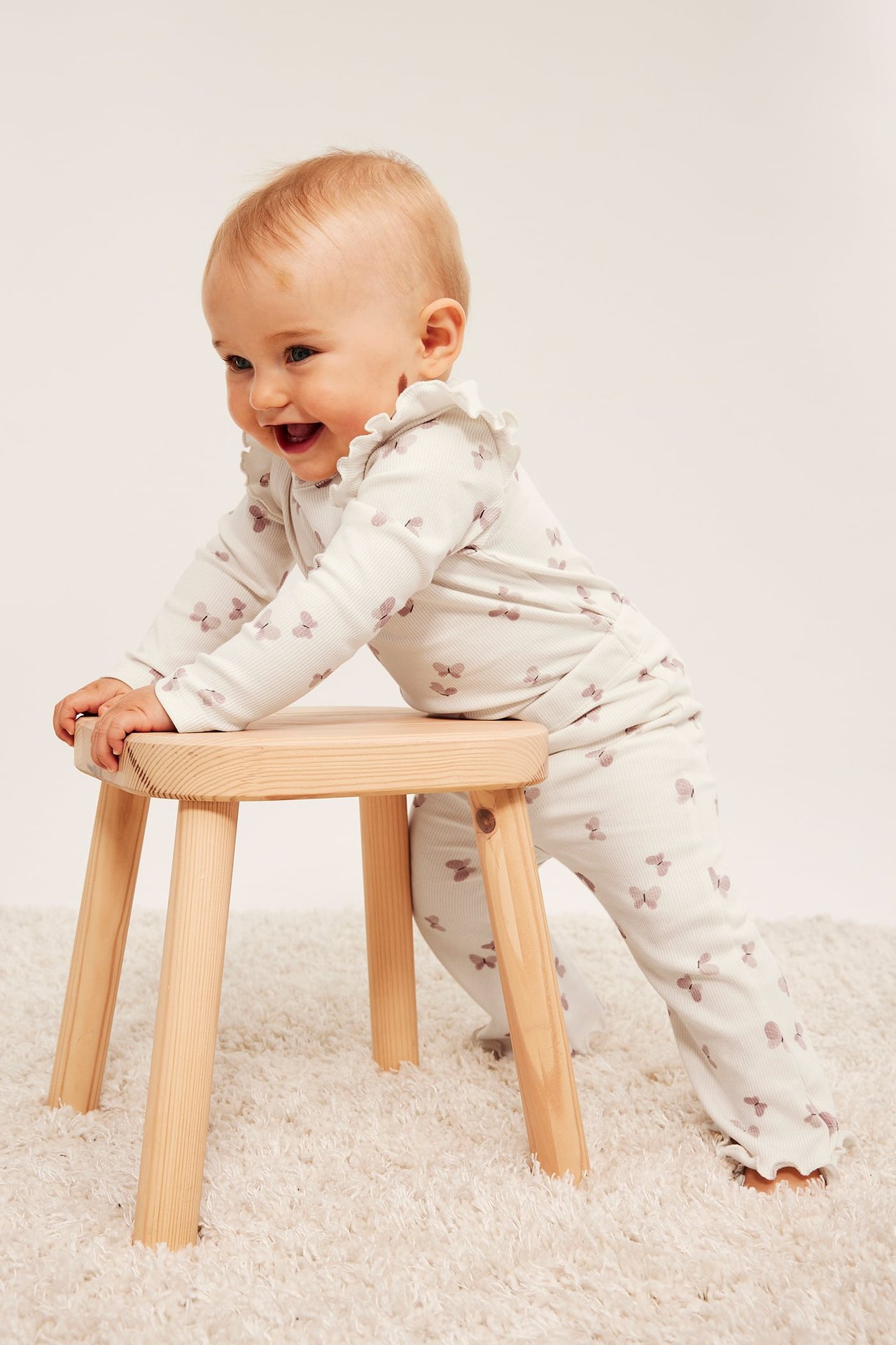 Rozszerzane legginsy w motyle