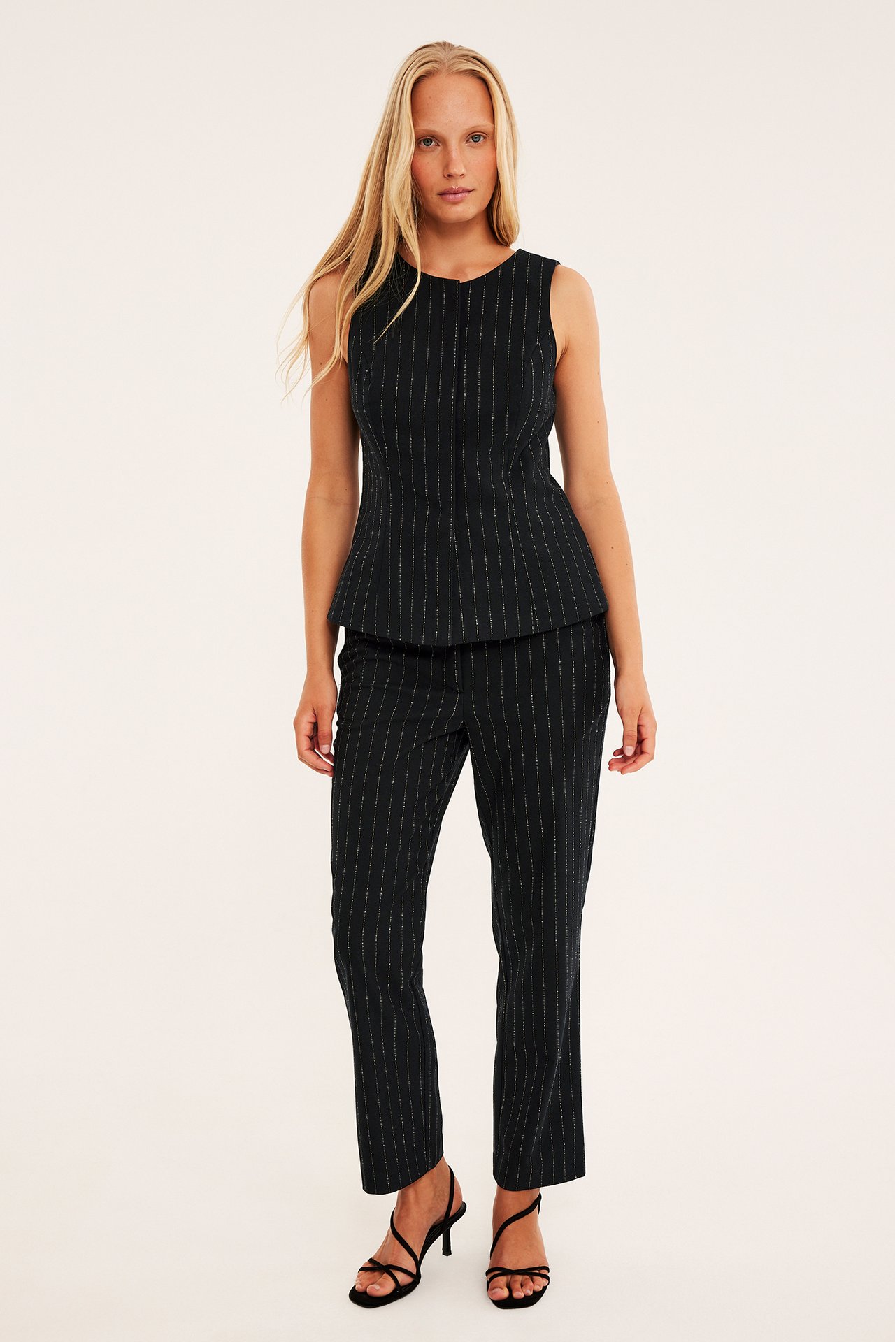 Topp med tettsittende passform og pinstripes - Svart - 2