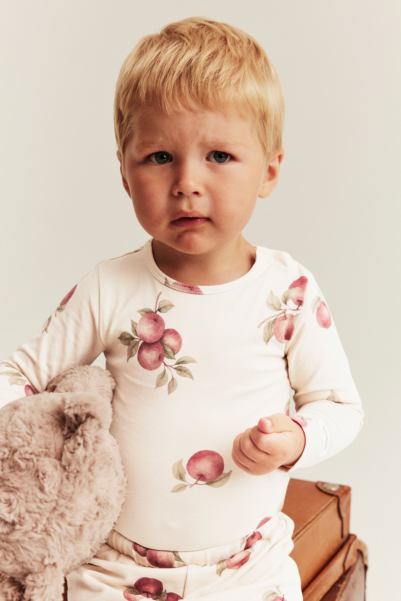 Omenakuvioinen body