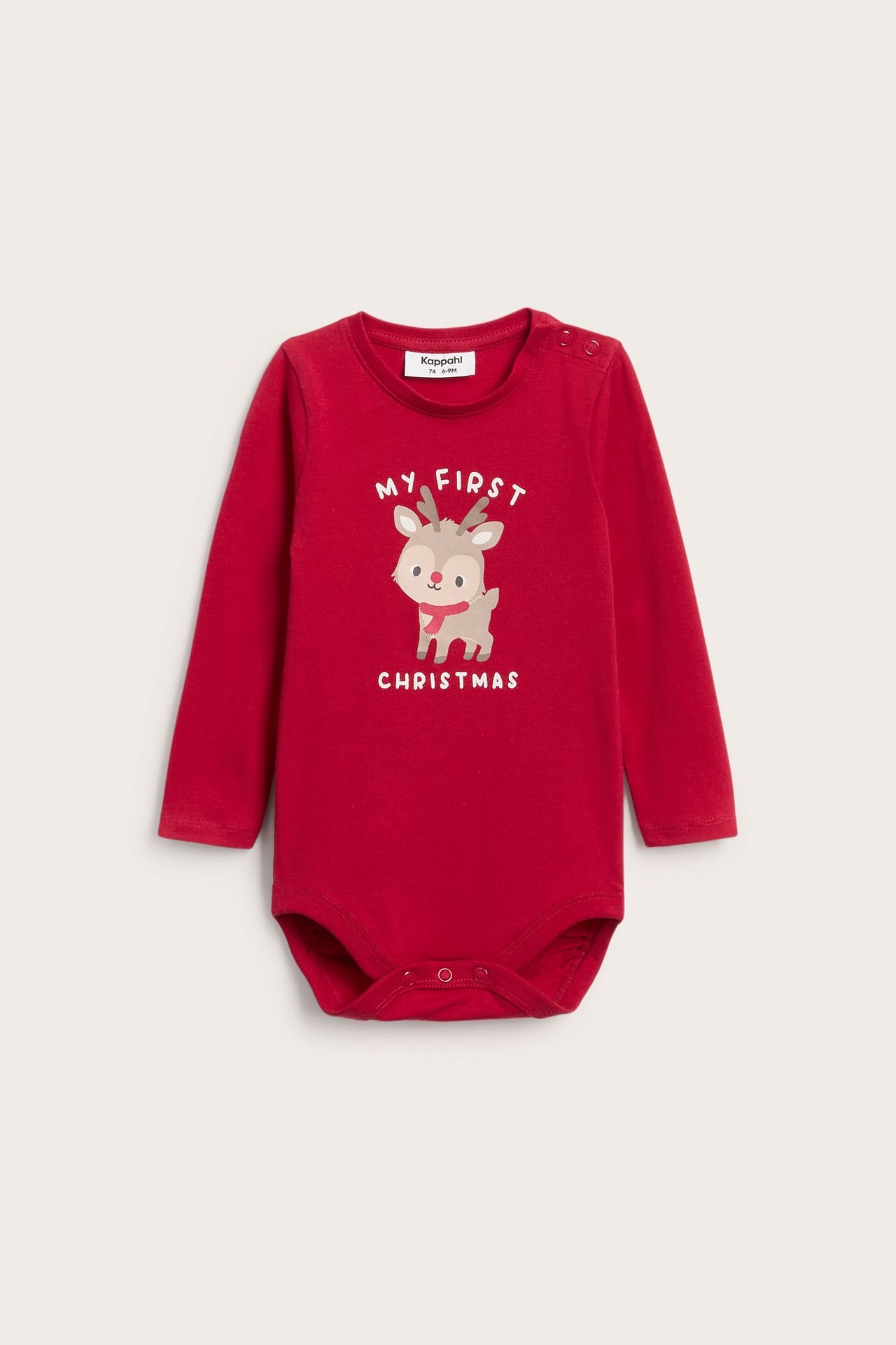 Widok z przodu czerwonego body niemowlęcego z długim rękawem i nadrukiem renifera "My First Christmas".