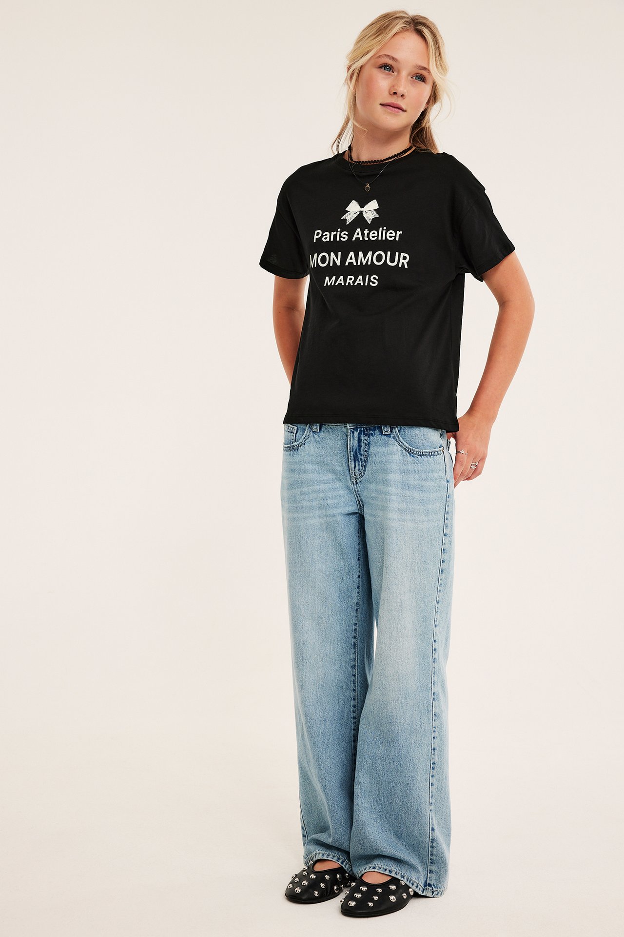 T-shirt z nadrukiem i kokardą