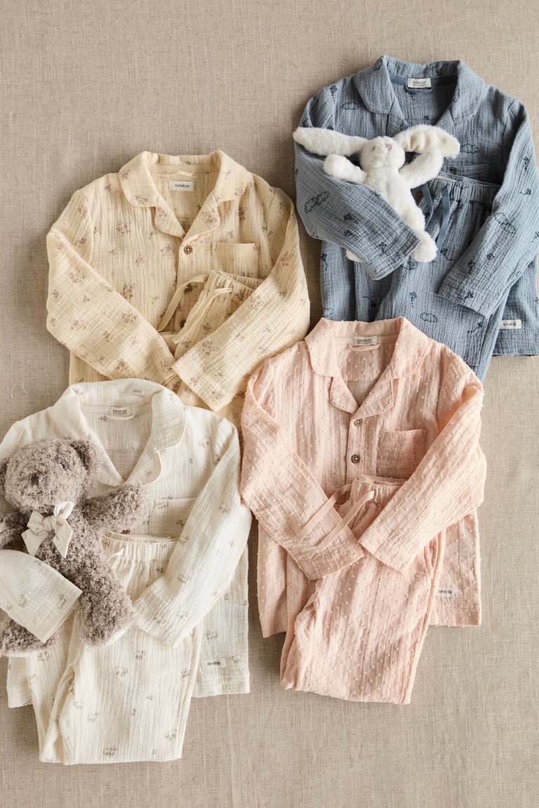 Pyjamas fra Newbies kolleksjon rescued fabrics.
